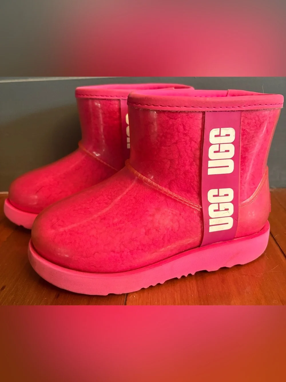 UGG Classic Clear Mini Boots Girls Size 11 Taffy PINK Sheepskin Waterproof